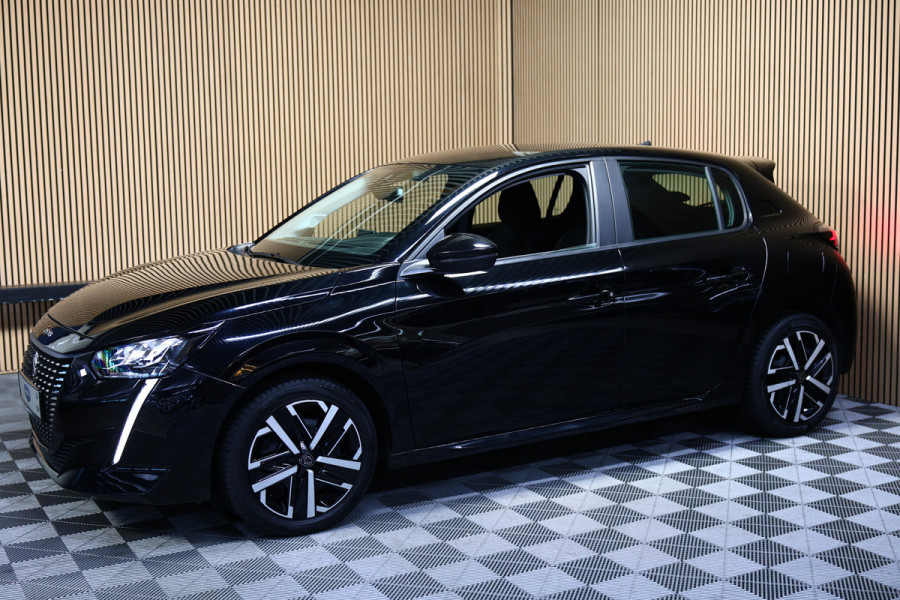 Peugeot 208 1.2 PureTech Allure AUT 1eEIGNR! CARPLAY DAB STOELVW PDC '20