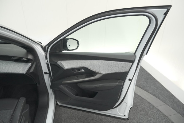 Peugeot 3008 136 Hybrid e-DCS6 Allure | Stoelverwarming | Camera | Apple Carplay