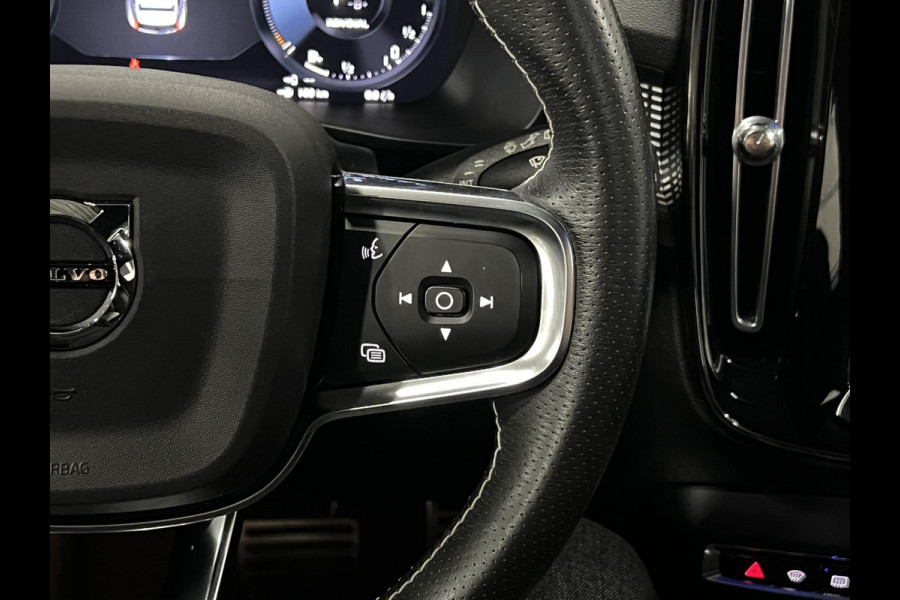 Volvo XC40 T5 Plug-in hybrid R-design Trekhaak | Adaptive Cruise | Open dak | Stoel-/stuurverwarming | Achteruitrij camera | Carplay