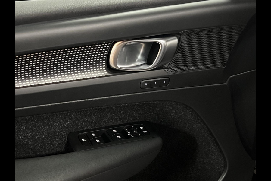 Volvo XC40 T5 Plug-in hybrid R-design Trekhaak | Adaptive Cruise | Open dak | Stoel-/stuurverwarming | Achteruitrij camera | Carplay