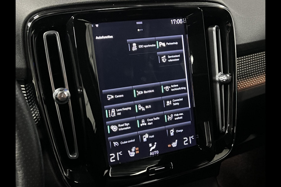 Volvo XC40 T5 Plug-in hybrid R-design Trekhaak | Adaptive Cruise | Open dak | Stoel-/stuurverwarming | Achteruitrij camera | Carplay