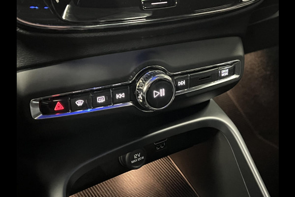 Volvo XC40 T5 Plug-in hybrid R-design Trekhaak | Adaptive Cruise | Open dak | Stoel-/stuurverwarming | Achteruitrij camera | Carplay