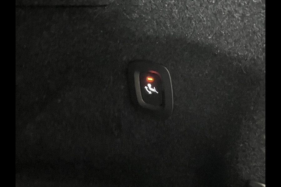 Volvo XC40 T5 Plug-in hybrid R-design Trekhaak | Adaptive Cruise | Open dak | Stoel-/stuurverwarming | Achteruitrij camera | Carplay