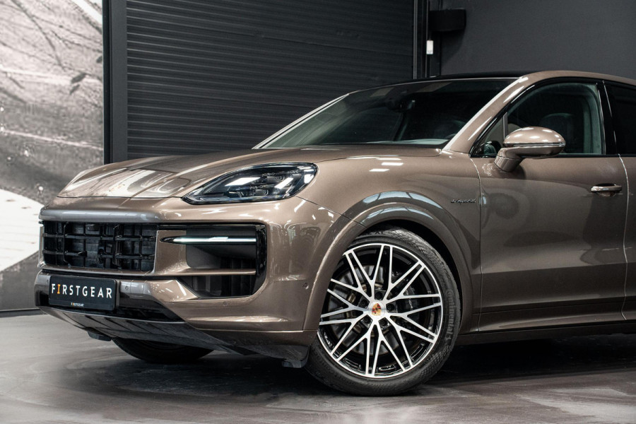 Porsche Cayenne Coupé 3.0 S E-Hybrid *Burmester / Club-Leder Interieur / Vierwielbesturing / Paint-to-Sample / Soft-Close / Stoelventilatie / Keyless*
