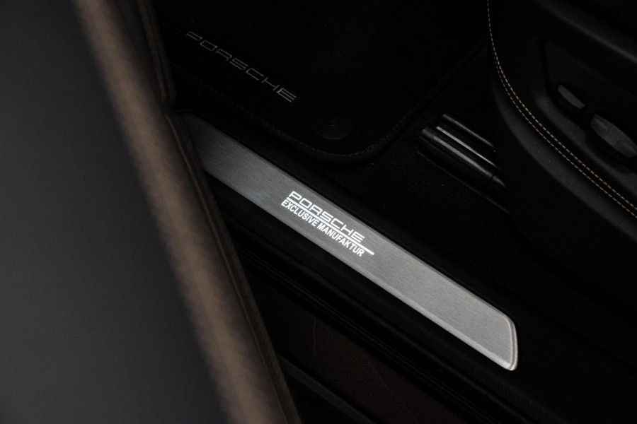 Porsche Cayenne Coupé 3.0 S E-Hybrid *Burmester / Club-Leder Interieur / Vierwielbesturing / Paint-to-Sample / Soft-Close / Stoelventilatie / Keyless*