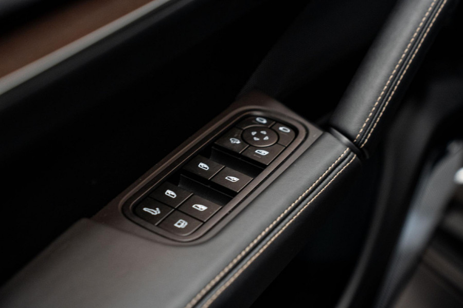 Porsche Cayenne Coupé 3.0 S E-Hybrid *Burmester / Club-Leder Interieur / Vierwielbesturing / Paint-to-Sample / Soft-Close / Stoelventilatie / Keyless*