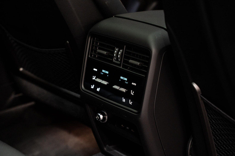 Porsche Cayenne Coupé 3.0 S E-Hybrid *Burmester / Club-Leder Interieur / Vierwielbesturing / Paint-to-Sample / Soft-Close / Stoelventilatie / Keyless*