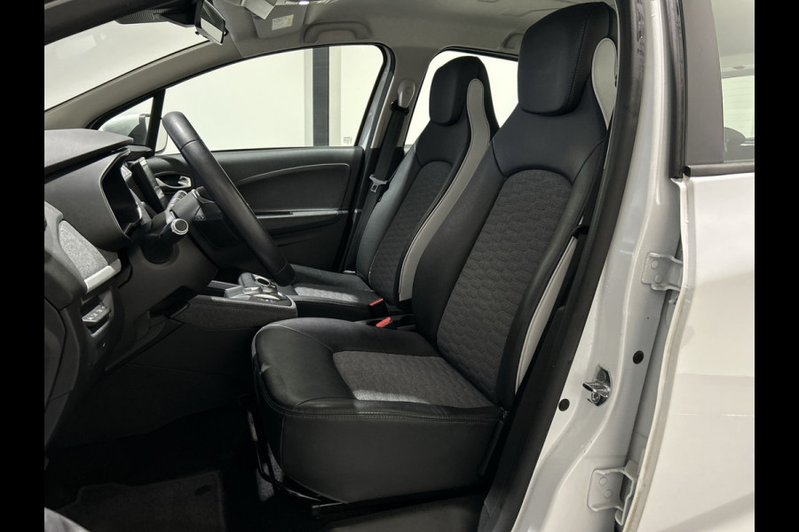 Renault ZOE R135 Zen 52 kWh Parkeersensoren voor en achter | Parkeer Camera Soh (batterijcheck) Waarde 95,7 %!