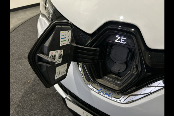 Renault ZOE R135 Zen 52 kWh Parkeersensoren voor en achter | Parkeer Camera Soh (batterijcheck) Waarde 95,7 %!