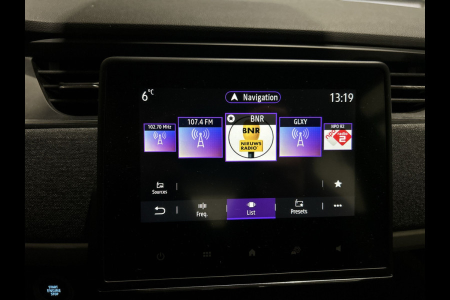 Renault ZOE R135 Zen 52 kWh Parkeersensoren voor en achter | Parkeer Camera Soh (batterijcheck) Waarde 95,7 %!