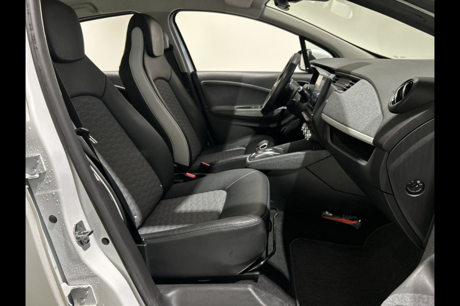 Renault ZOE R135 Zen 52 kWh Parkeersensoren voor en achter | Parkeer Camera Soh (batterijcheck) Waarde 95,7 %!