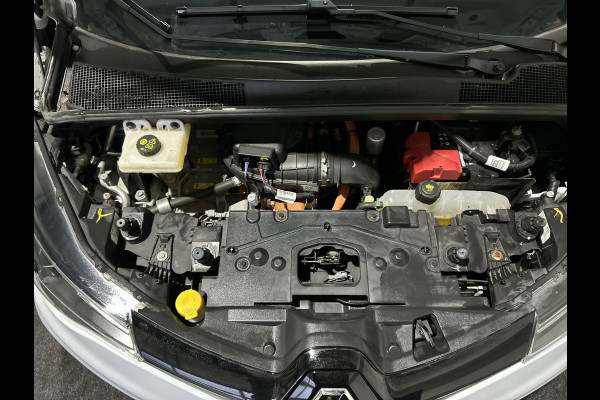 Renault ZOE R135 Zen 52 kWh Parkeersensoren voor en achter | Parkeer Camera Soh (batterijcheck) Waarde 95,7 %!