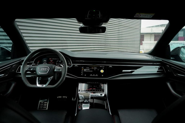Audi Q8 4.0 TFSI RS Q8 quattro / NL Auto / Pano / Keramisch / Performance / Stoelklima