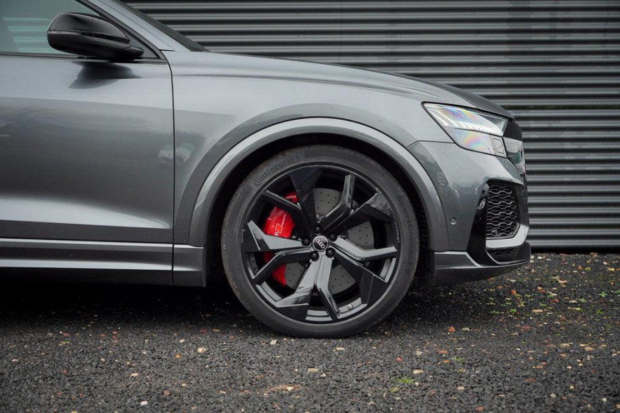 Audi Q8 4.0 TFSI RS Q8 quattro / NL Auto / Pano / Keramisch / Performance / Stoelklima