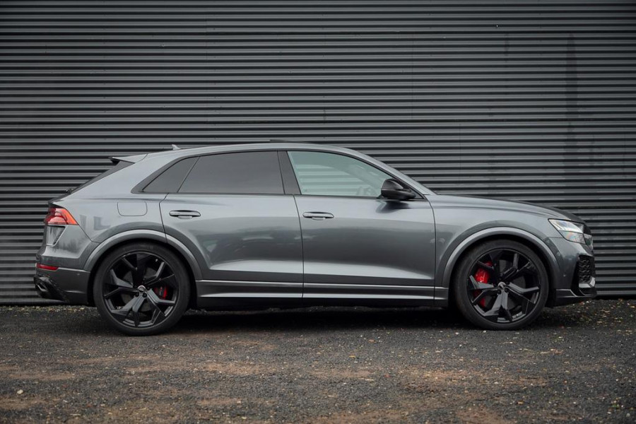 Audi Q8 4.0 TFSI RS Q8 quattro / NL Auto / Pano / Keramisch / Performance / Stoelklima