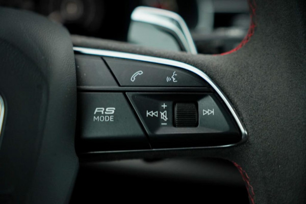 Audi Q8 4.0 TFSI RS Q8 quattro / NL Auto / Pano / Keramisch / Performance / Stoelklima