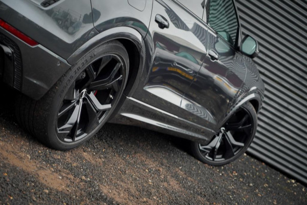 Audi Q8 4.0 TFSI RS Q8 quattro / NL Auto / Pano / Keramisch / Performance / Stoelklima