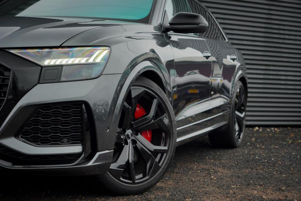Audi Q8 4.0 TFSI RS Q8 quattro / NL Auto / Pano / Keramisch / Performance / Stoelklima