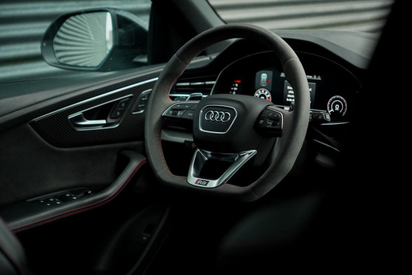 Audi Q8 4.0 TFSI RS Q8 quattro / NL Auto / Pano / Keramisch / Performance / Stoelklima