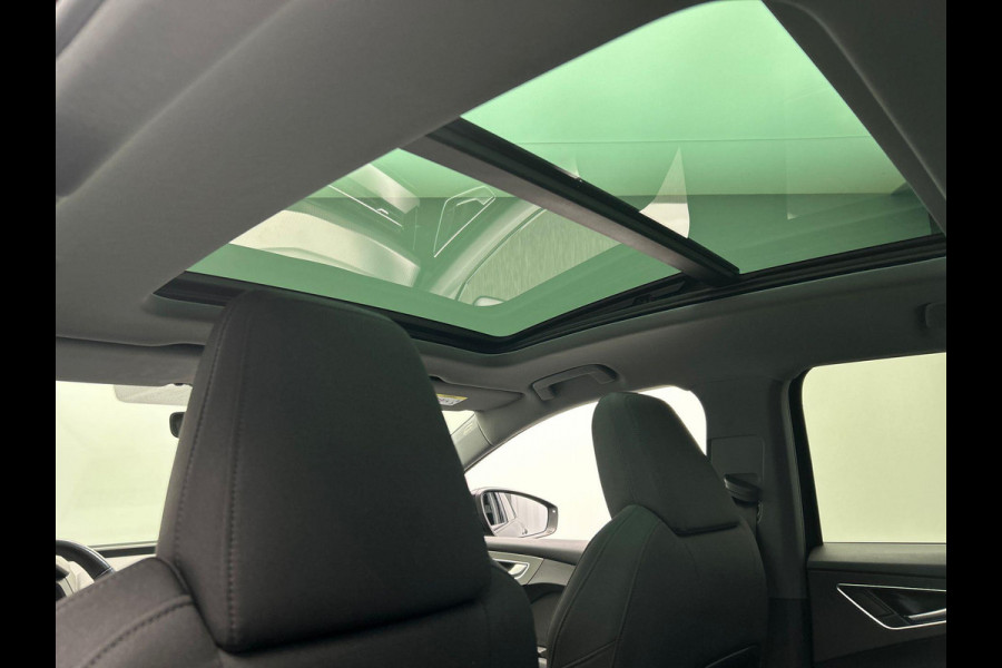 Audi Q4 e-tron 40 Launch edition Advanced Plus 77 kWh Trekhaak Adaptieve Cruise Panoramadak Virtual-cockpit Stuur/Stoel Verwarming