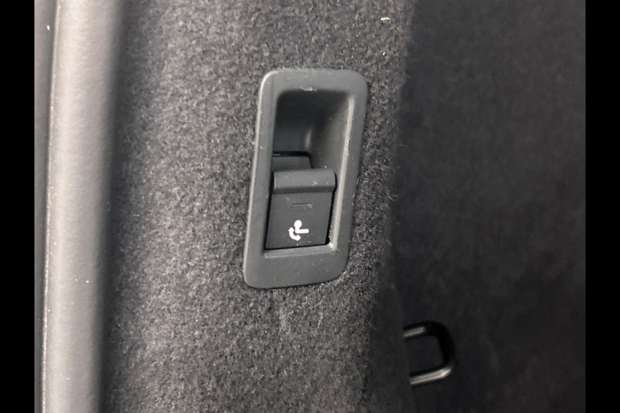 Audi Q4 e-tron 40 Launch edition Advanced Plus 77 kWh Trekhaak Adaptieve Cruise Panoramadak Virtual-cockpit Stuur/Stoel Verwarming