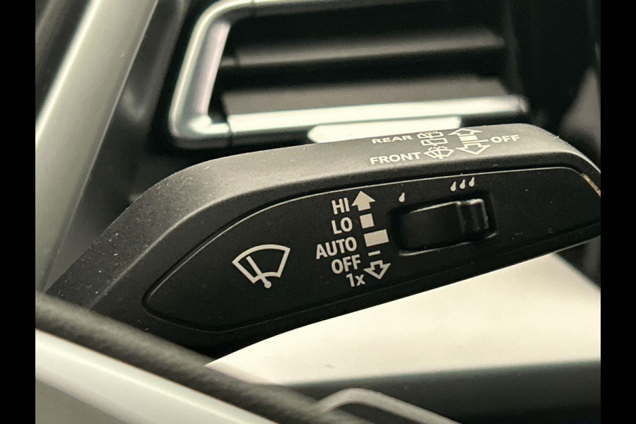 Audi Q4 e-tron 40 Launch edition Advanced Plus 77 kWh Trekhaak Adaptieve Cruise Panoramadak Virtual-cockpit Stuur/Stoel Verwarming