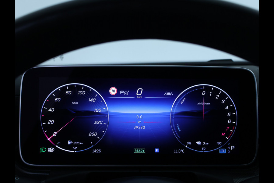 Mercedes-Benz C-Klasse Estate 300 e AMG Plug-In Hybride Edition AMG-Line | Panorama Schuif-Kanteldak | Alarm Klasse 3  |360° camera | Stuur en Stoelverwarming. Inclusief 24 maanden Mercedes-Benz Certified garantie voor Europa.