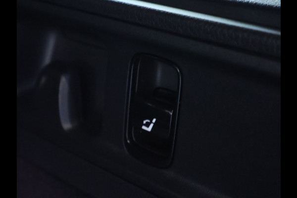 Mercedes-Benz C-Klasse Estate 300 e AMG Plug-In Hybride Edition AMG-Line | Panorama Schuif-Kanteldak | Alarm Klasse 3  |360° camera | Stuur en Stoelverwarming. Inclusief 24 maanden Mercedes-Benz Certified garantie voor Europa.