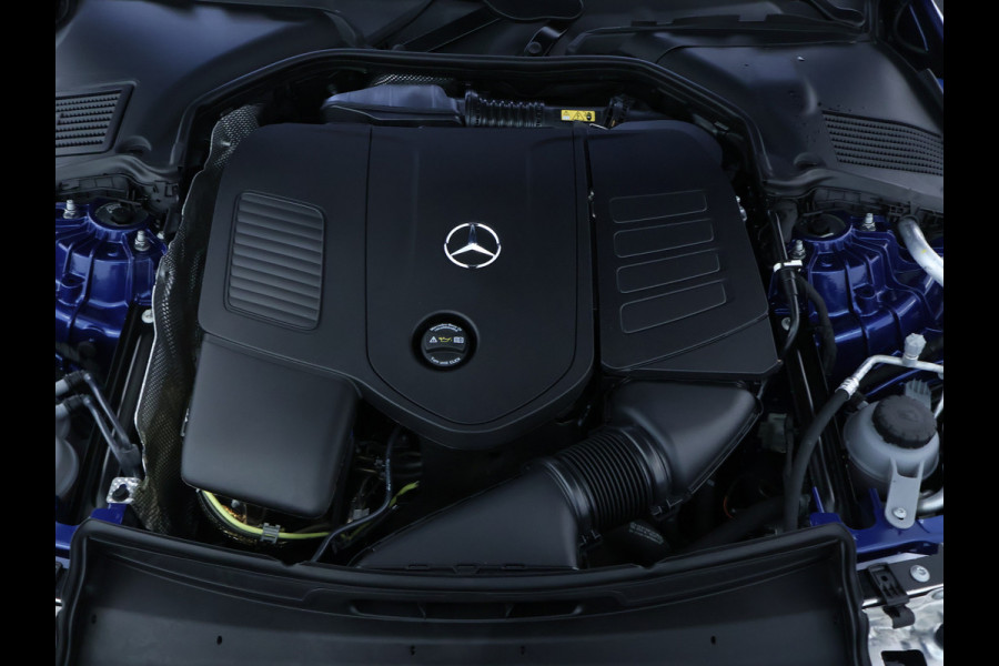 Mercedes-Benz C-Klasse Estate 300 e AMG Plug-In Hybride Edition AMG-Line | Panorama Schuif-Kanteldak | Alarm Klasse 3  |360° camera | Stuur en Stoelverwarming. Inclusief 24 maanden Mercedes-Benz Certified garantie voor Europa.