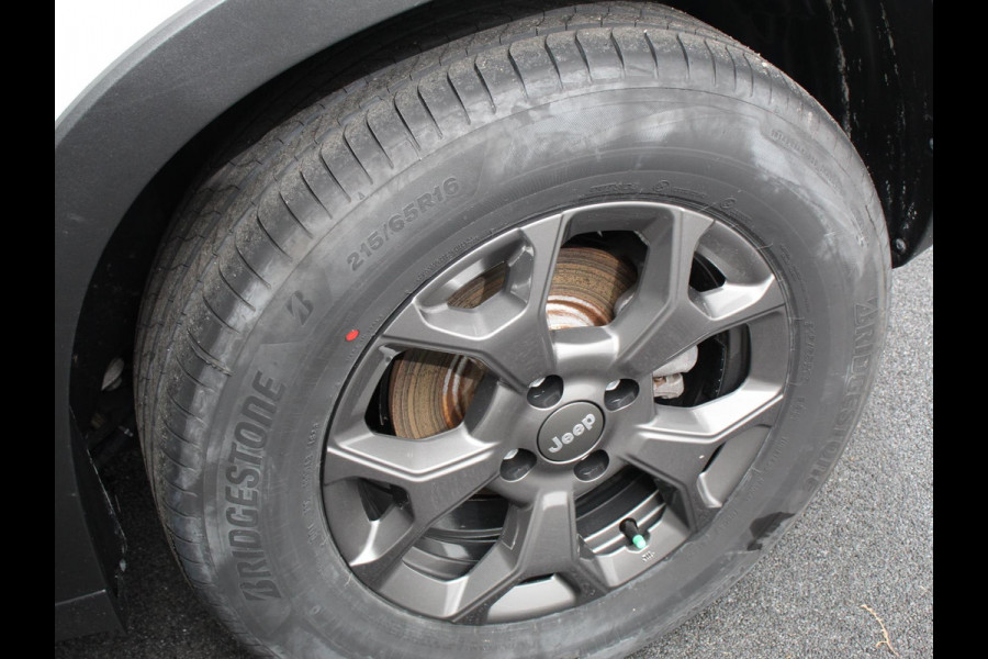 Jeep Avenger Longitude 54 kWh | Navigatie | Apple Carplay/ Android Auto | Parkeersensor achter | Cruise Control | Stoelverwarming | Full LED | Virtual Cockpit | Climate Control |