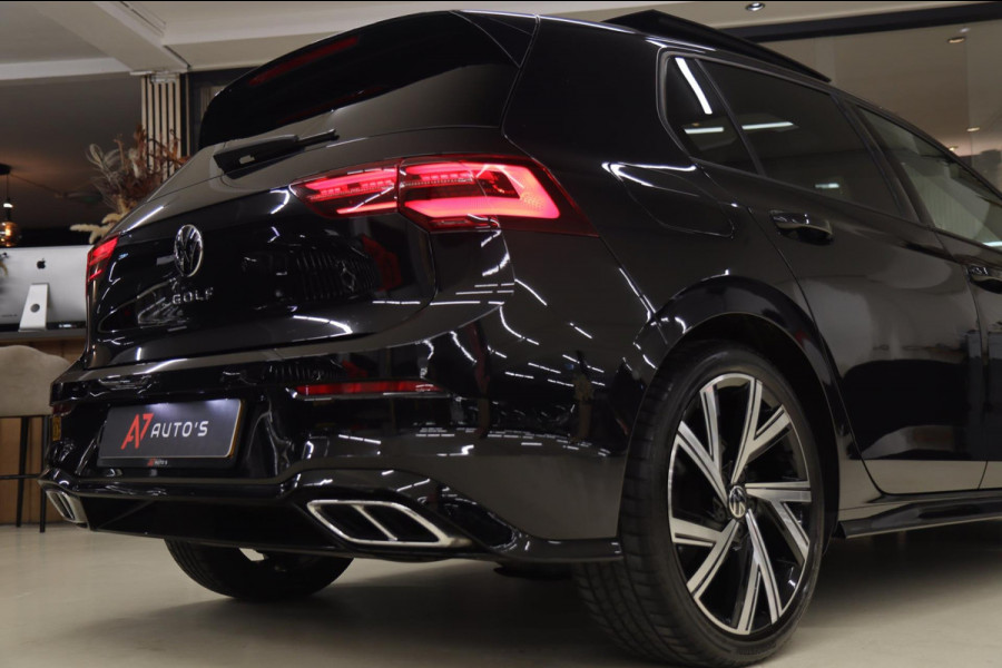 Volkswagen Golf 1.5 eTSI R-Line 150 PK BLACKSTYLE/PANO/CARPLAY/ACC/LANEASSIST/VOL