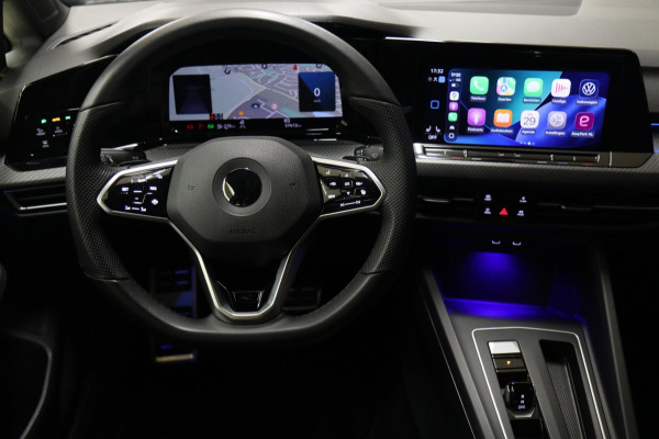 Volkswagen Golf 1.5 eTSI R-Line 150 PK BLACKSTYLE/PANO/CARPLAY/ACC/LANEASSIST/VOL