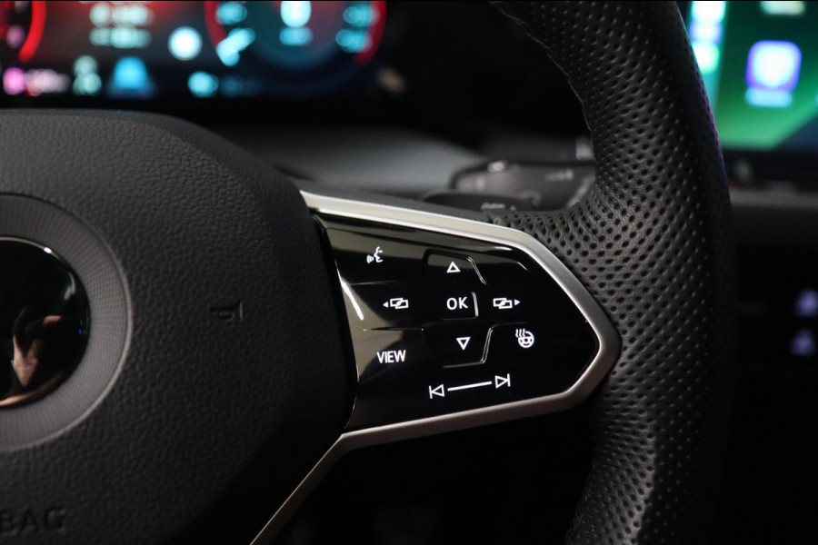 Volkswagen Golf 1.5 eTSI R-Line 150 PK BLACKSTYLE/PANO/CARPLAY/ACC/LANEASSIST/VOL