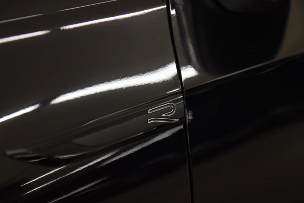 Volkswagen Golf 1.5 eTSI R-Line 150 PK BLACKSTYLE/PANO/CARPLAY/ACC/LANEASSIST/VOL