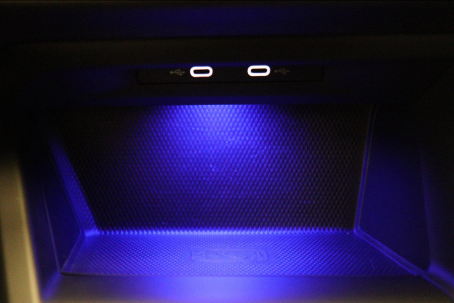 Volkswagen Golf 1.5 eTSI R-Line 150 PK BLACKSTYLE/PANO/CARPLAY/ACC/LANEASSIST/VOL