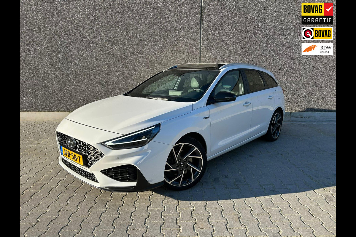 Hyundai i30 1.5 T-GDi MHEV N-Line Sky | AUTOMAAT | TREKHAAK | PANO | A.CAMERA | STOEL/STUURVERWARMING | APK T/M 23-9-2027 | TOPPER