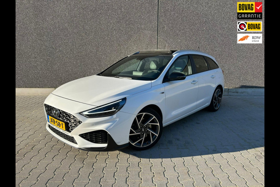 Hyundai i30 1.5 T-GDi MHEV N-Line Sky | AUTOMAAT | TREKHAAK | PANO | A.CAMERA | STOEL/STUURVERWARMING | APK T/M 23-9-2027 | TOPPER