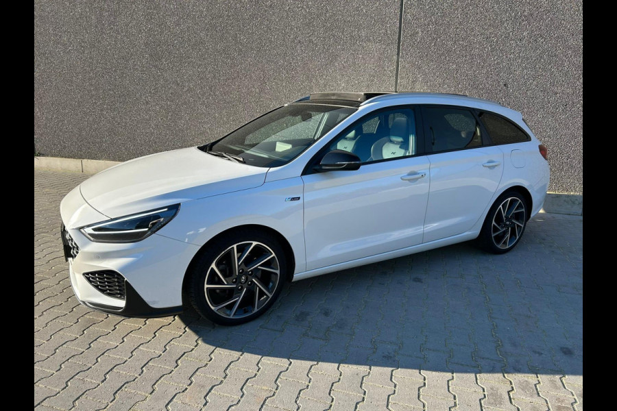 Hyundai i30 1.5 T-GDi MHEV N-Line Sky | AUTOMAAT | TREKHAAK | PANO | A.CAMERA | STOEL/STUURVERWARMING | APK T/M 23-9-2027 | TOPPER