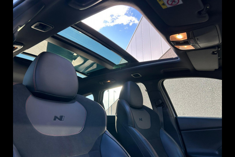 Hyundai i30 1.5 T-GDi MHEV N-Line Sky | AUTOMAAT | TREKHAAK | PANO | A.CAMERA | STOEL/STUURVERWARMING | APK T/M 23-9-2027 | TOPPER