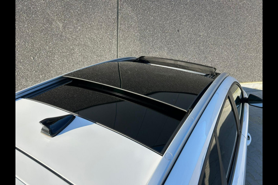 Hyundai i30 1.5 T-GDi MHEV N-Line Sky | AUTOMAAT | TREKHAAK | PANO | A.CAMERA | STOEL/STUURVERWARMING | APK T/M 23-9-2027 | TOPPER