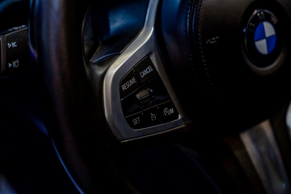 BMW 3-serie 330i High Executive M-Sport|Schuifdak|Laser|Elektr.Stoelen|