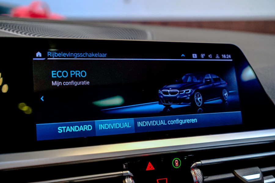 BMW 3-serie 330i High Executive M-Sport|Schuifdak|Laser|Elektr.Stoelen|