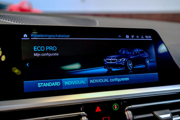 BMW 3-serie 330i High Executive M-Sport|Schuifdak|Laser|Elektr.Stoelen|