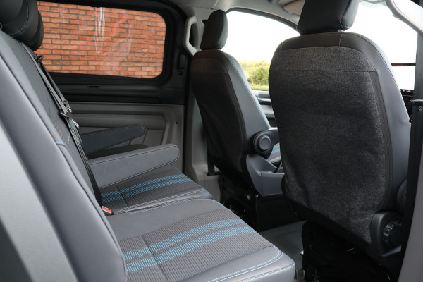 Ford Transit Custom 320 2.0 TDCI L2H1 Sport AWD DC | Dubbel Cabine | Elekrische schuifdeuren | ACC | 360 Camera | Blind spot | Elek. Trekhaak | Navi | 5-Zitter | 4x4 | BPM VRIJ