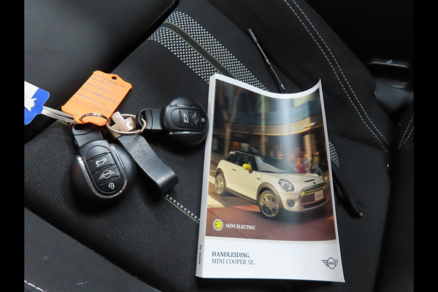 MINI Mini Electric Basic 33 kWh SOH 96% Airco ECC Navi Carplay Cruise Control Digital Dash Full LED Sportstoelen