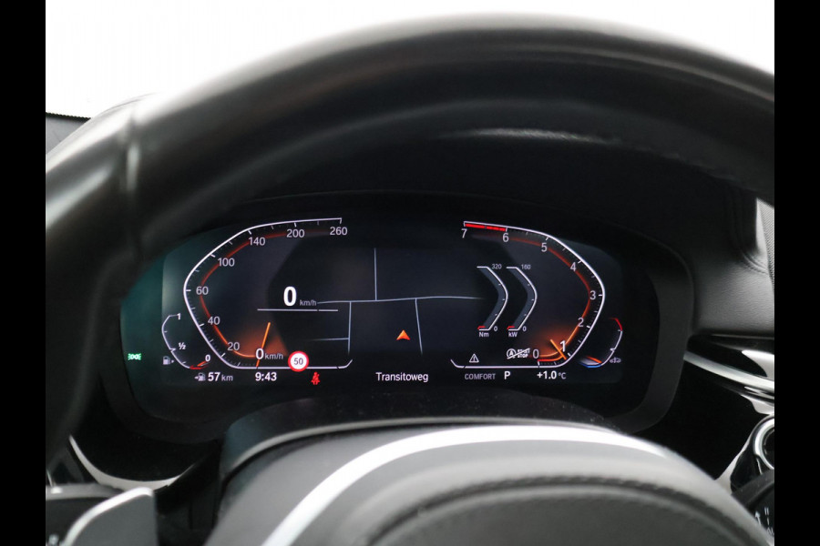 BMW 5 Serie Touring 520i HE LUXURY + PANORAMA | HEAD-UP | LIVE COCKPIT | 1e EIGENAAR | SFEERVERLICHTING | LEDER