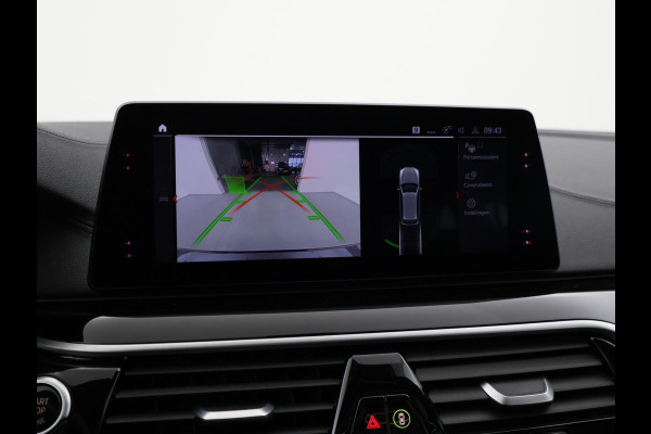 BMW 5 Serie Touring 520i HE LUXURY + PANORAMA | HEAD-UP | LIVE COCKPIT | 1e EIGENAAR | SFEERVERLICHTING | LEDER