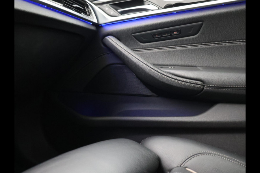 BMW 5 Serie Touring 520i HE LUXURY + PANORAMA | HEAD-UP | LIVE COCKPIT | 1e EIGENAAR | SFEERVERLICHTING | LEDER