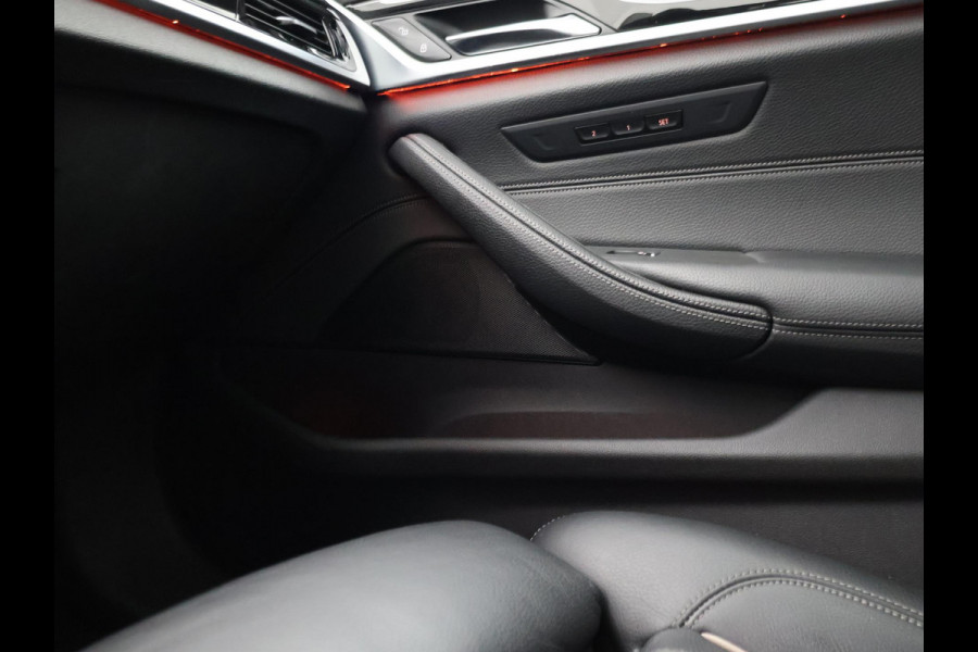 BMW 5 Serie Touring 520i HE LUXURY + PANORAMA | HEAD-UP | LIVE COCKPIT | 1e EIGENAAR | SFEERVERLICHTING | LEDER