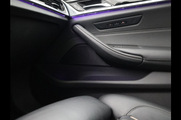 BMW 5 Serie Touring 520i HE LUXURY + PANORAMA | HEAD-UP | LIVE COCKPIT | 1e EIGENAAR | SFEERVERLICHTING | LEDER